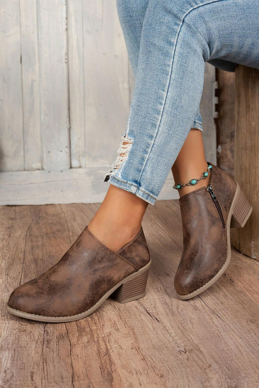 Tulip Opening Suede Ankle Boots